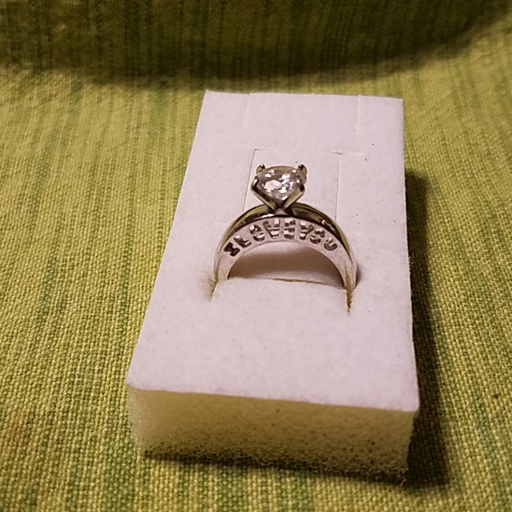 Vintage Ring - Picture 3 of 4